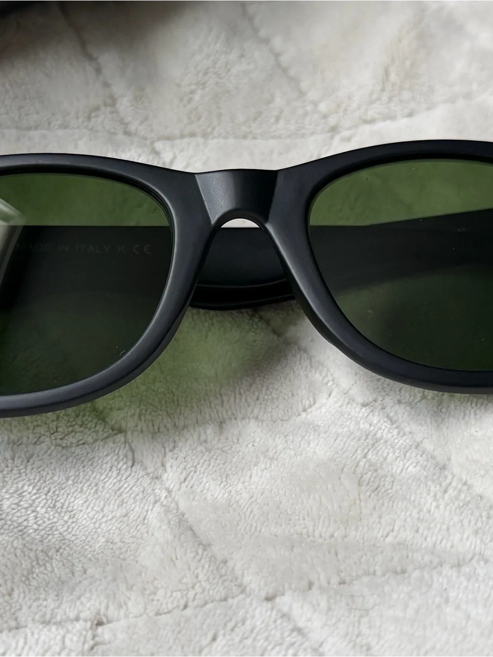 Ray-Ban Black Sunglass Temple Arm with Model Number RB2140